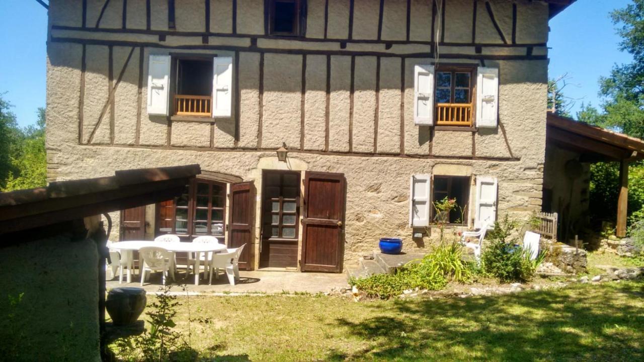 Maison Spacieuse A St Constant Fournoules Avec Jardin Saint-Constant Екстер'єр фото