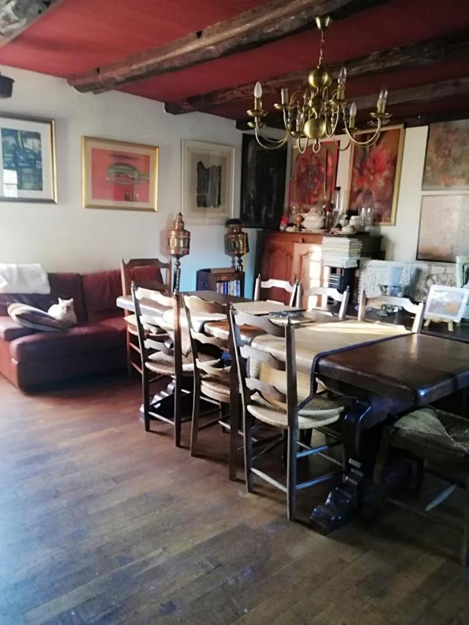 Maison Spacieuse A St Constant Fournoules Avec Jardin Saint-Constant Екстер'єр фото